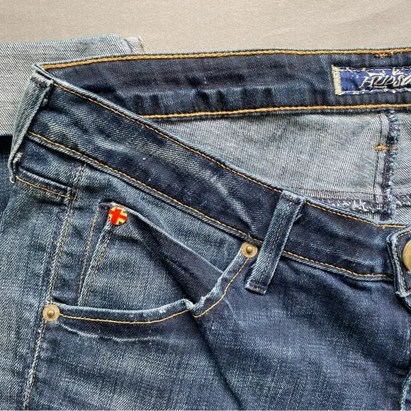 Distressed Hudson capris - Picture 5 of 6